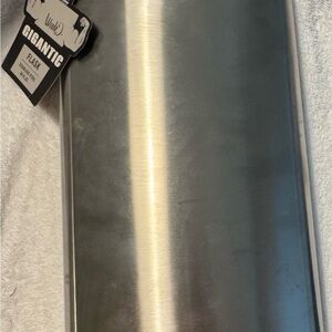 NWOT Wink Gigantic Stainless Steel Flask 64 oz